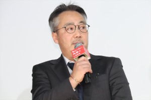 李闘士男監督、映画『私はいったい、何と闘っているのか』公開記念舞台あいさつに登場