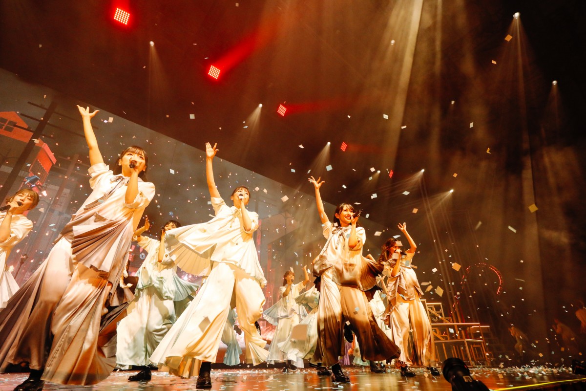 ＜ひなくり2021＞日向坂46、縦横無尽にファン“おひさま”の元へ　笑顔あふれるステージで魅了