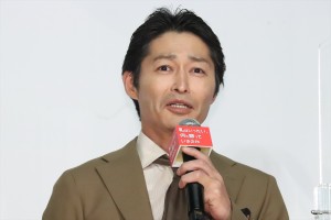 安田顕、映画『私はいったい、何と闘っているのか』公開記念舞台あいさつに登場