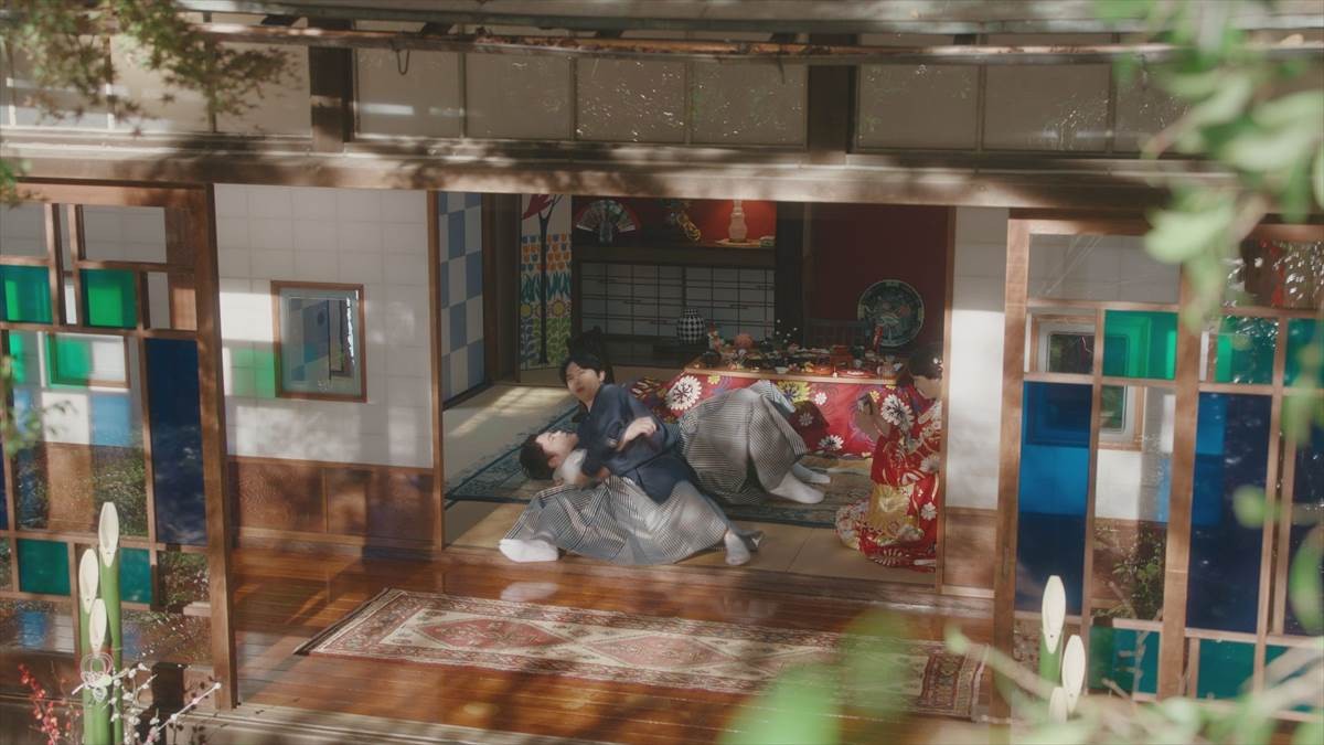 広瀬すず、艶やかな着物姿　吉沢亮＆ウルフ・アロン選手を“チェキで激写”