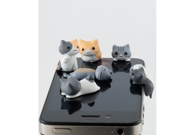 Twitterのつぶやきから生まれた にゃんこ型イヤホンジャックカバー 発売 12年6月1日 気になる ニュース クランクイン