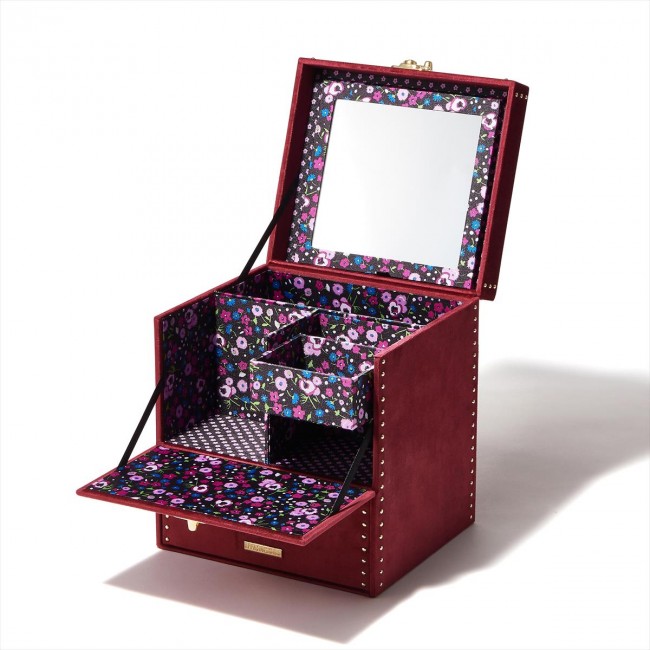 写真）「Francfranc」＆「ANNA SUI」が世界初コラボ！ 家具や
