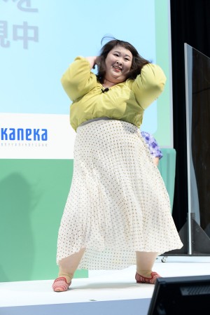 カネカ「ベルギーヨーグルト ピュアナチュール」リニューアル発表会に登場した3時のヒロイン・かなで