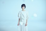 平手友梨奈、NHKドラマ初主演　『風の向こうへ駆け抜けろ』で女性騎手役挑戦
