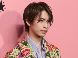 「Gucci Garden Archetypes」展 フォトコールに登場した岩橋玄樹