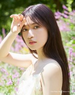 乃木坂46・寺田蘭世1st写真集「なぜ、忘れられないんだろう？」楽天ブックス版表紙