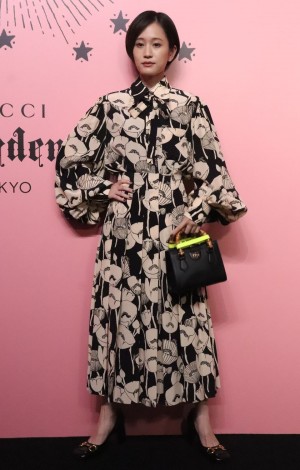 「Gucci Garden Archetypes」展 フォトコールに登場した前田敦子