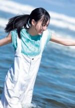 乃木坂46・賀喜遥香、「週刊ヤングジャンプ」（集英社）42号より