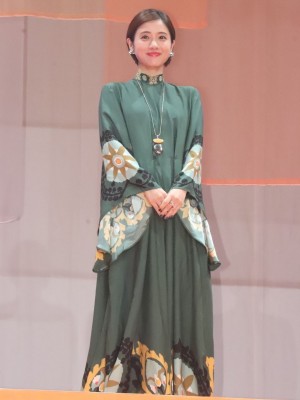 映画『そして、バトンは渡された』ジャパンプレミアに登壇した石原さとみ