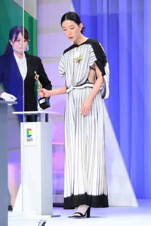 「東京ドラマアウォード 2021」授賞式に登場した江口のりこ