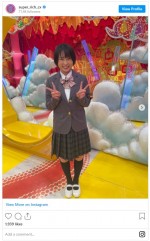 志田未来の学生服姿がかわいい　※ドラマ『SUPER RICH』公式インスタグラム