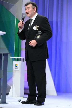 「東京ドラマアウォード 2021」授賞式に登場した福澤克雄監督