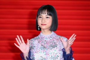 「第34回東京国際映画祭」レッドカーペットに出席した山崎七海