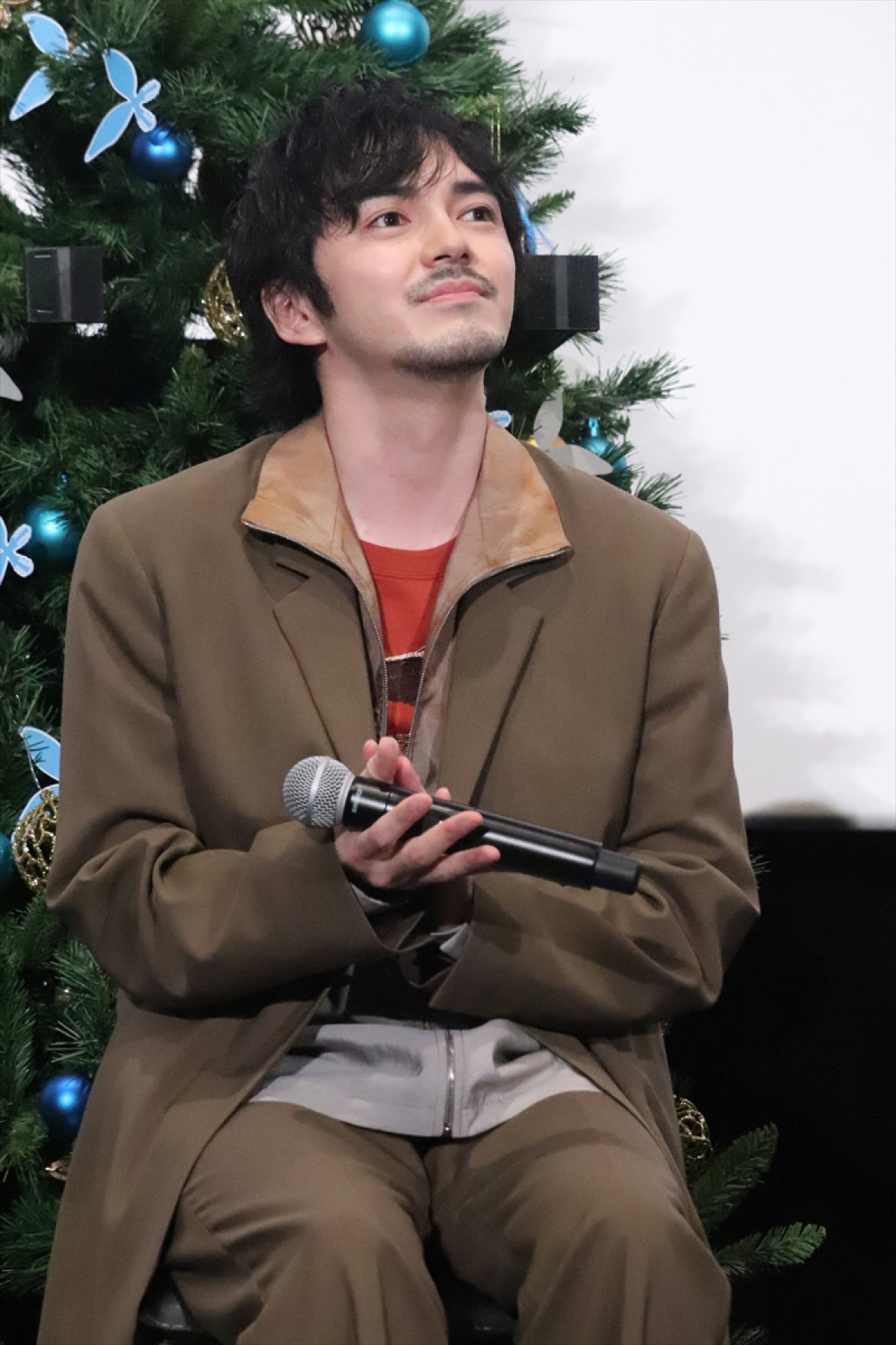 林遣都、小松菜奈との写真撮影に嘆き？「自分が素人みたいに見える」