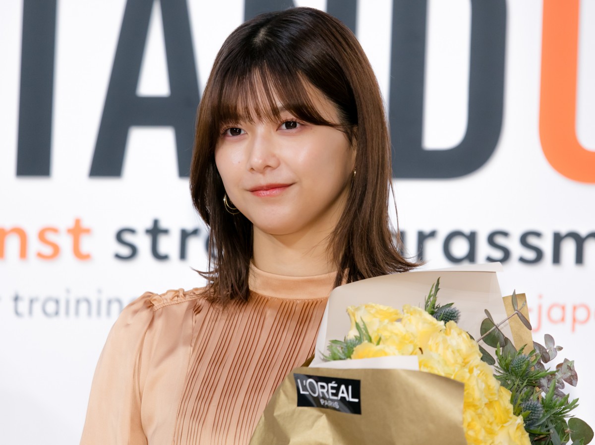櫻坂46・渡邉理佐「芯のある強い女性になれるように」『WOMEN of WORTH Award』受賞に笑顔