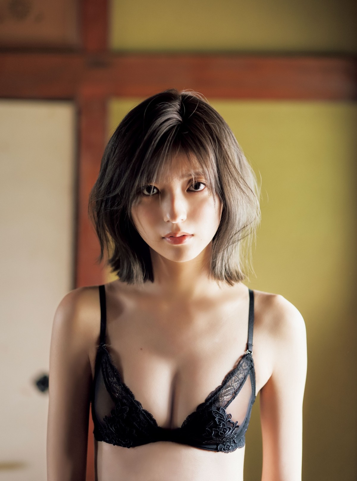 工藤美桜、初のランジェリー姿も　1st写真集から厳選の未公開カット