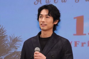 ディーン・フジオカ、映画『フラ・フラダンス』完成披露試写会に登場