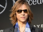 【写真】YOSHIKIが“BIGBOSS”新庄剛志をバックハグ！　ゴージャスな2ショットに反響