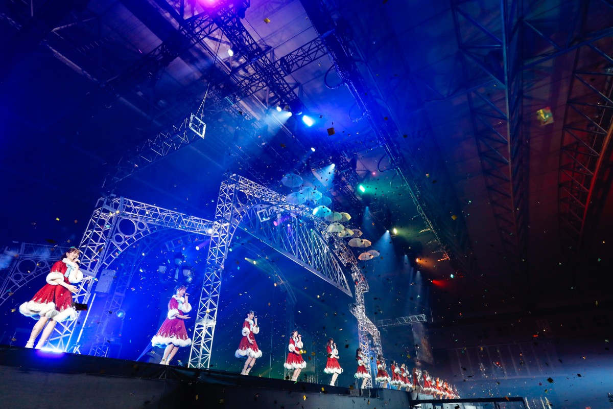 ＜ひなくり2021＞日向坂46、縦横無尽にファン“おひさま”の元へ　笑顔あふれるステージで魅了