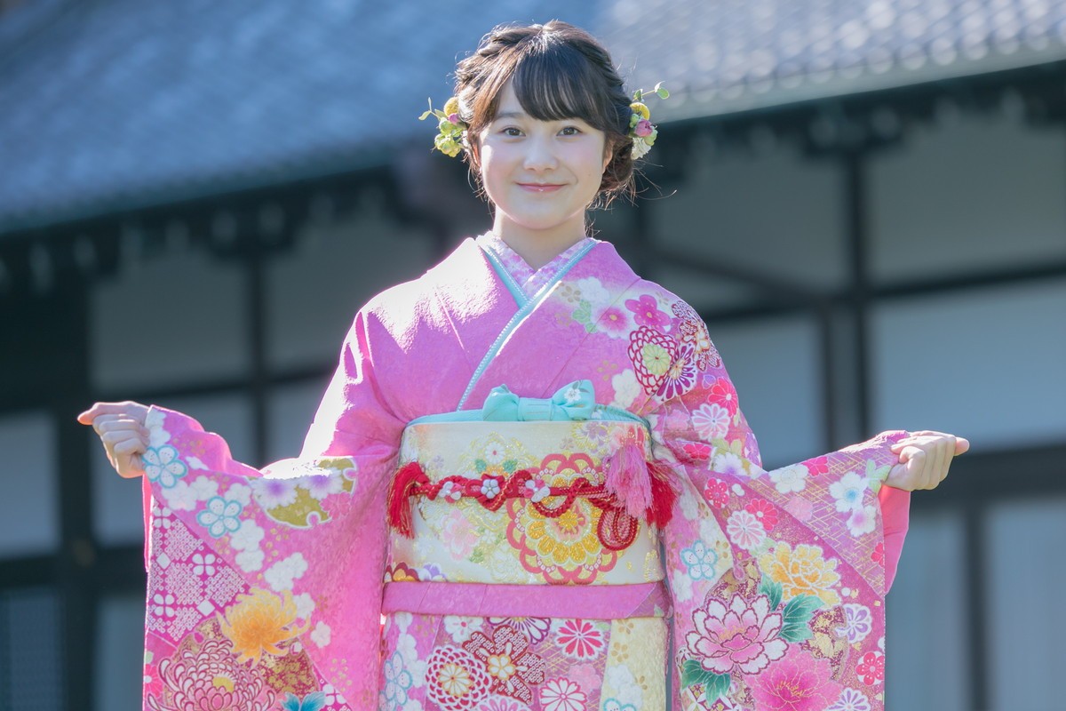 小芝風花、本田望結＆紗来の成長に驚き　オスカー女優9名が艶やかな晴れ着姿を披露