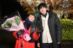 【写真】清野菜名＆坂口健太郎、涙＆笑顔で『ハンオシ』クランクアップ