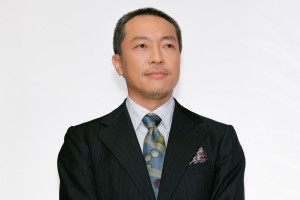 映画『決戦は日曜日』完成披露試写会に登場した音尾琢真