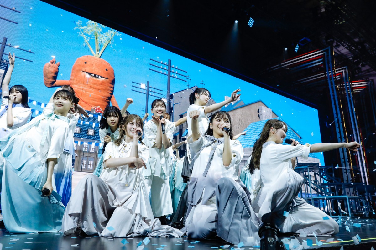 ＜ひなくり2021＞日向坂46、縦横無尽にファン“おひさま”の元へ　笑顔あふれるステージで魅了