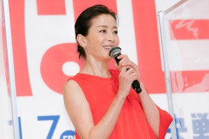 映画『決戦は日曜日』完成披露試写会に登場した宮沢りえ