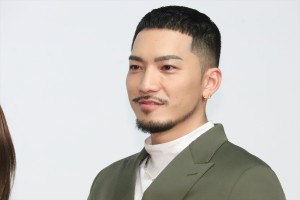 SWAY、映画『私はいったい、何と闘っているのか』公開記念舞台あいさつに登場