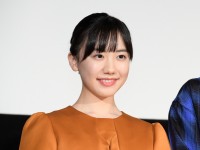 映画『岬のマヨイガ』初日舞台あいさつに登場した芦田愛菜