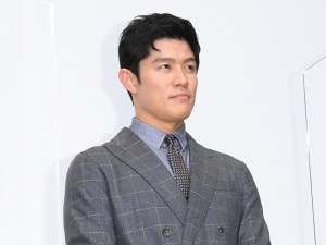 鈴木亮平、映画『孤狼の血LEVEL2』公開記念あいさつに出席