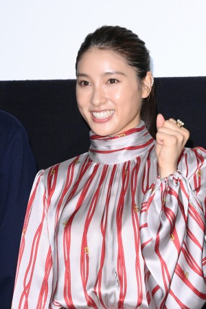 映画『鳩の撃退法』公開初日舞台あいさつイベントに登場した土屋太鳳