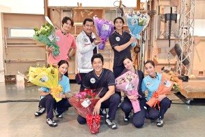 ドラマ『TOKYO MER～走る緊急救命室～』クランクアップを迎えた鈴木亮平らMERチーム