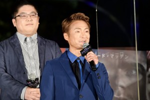 映画『エターナルズ』公開記念 東京タワー10灯式イベントに登場した川田紳司（写真右）