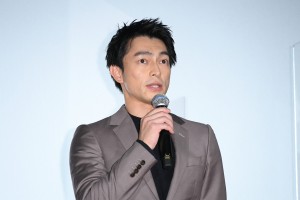 映画『ONODA 一万夜を越えて』初日舞台あいさつに登場した遠藤雄弥