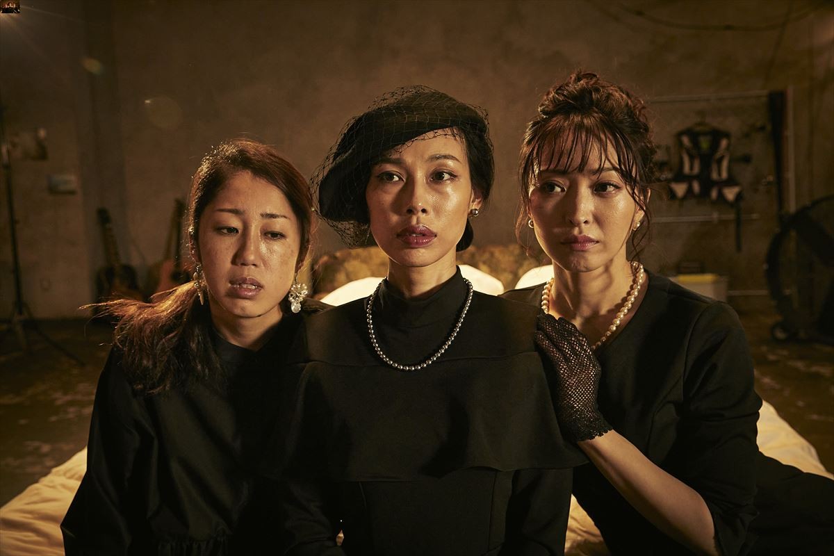 3人の女性が舌戦　堤幸彦監督『truth』ビジュアル＆“忖度出演”佐藤二朗のコメント到着