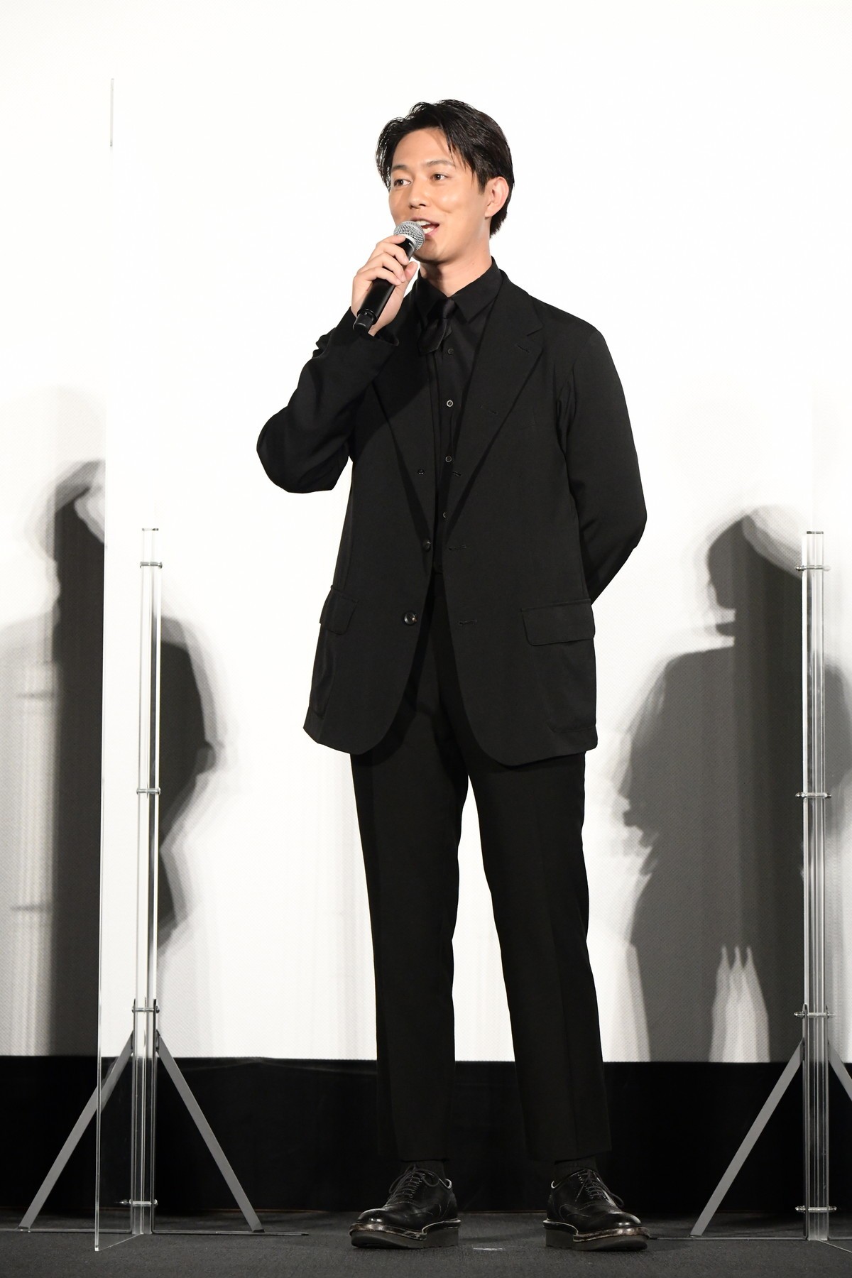 土屋太鳳＆福原遥、高校生の合唱に涙「曲が背中を押してくれた」