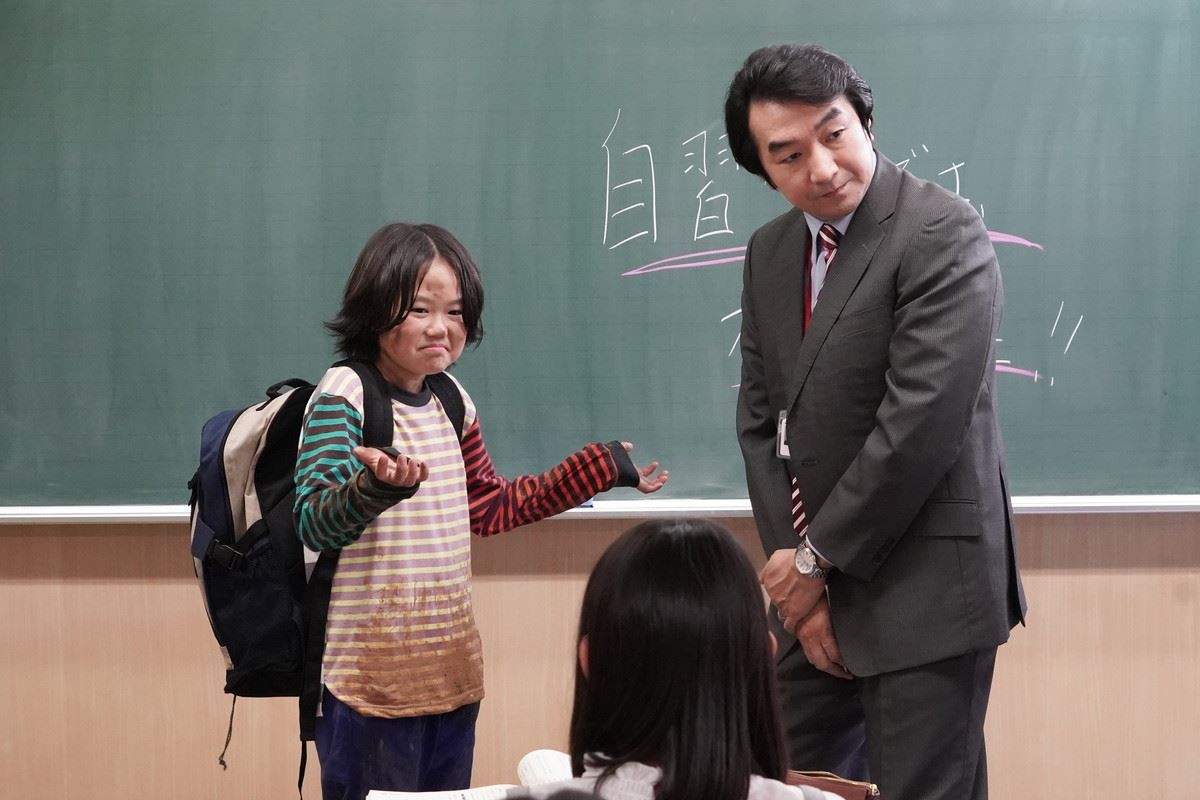 『二月の勝者』“黒木”柳楽優弥、子どもたちをおんぶするシーンに反響「順番待ちしたい」  