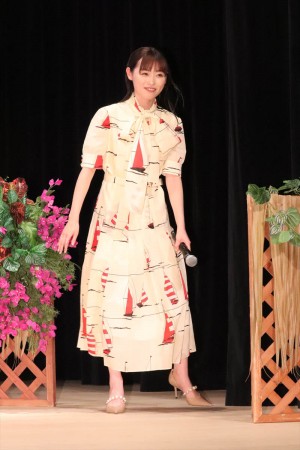 福原遥、映画『フラ・フラダンス』完成披露試写会に登場