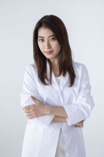 ドラマ『ドクターホワイト』に出演する瀧本美織