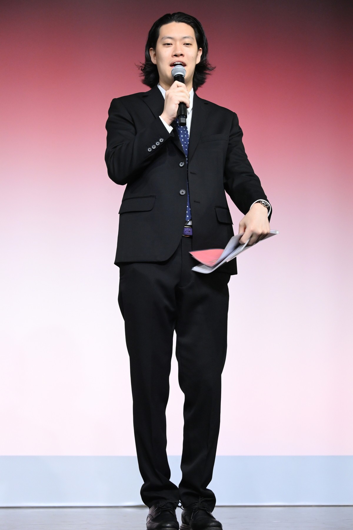 吉住、R‐1優勝に意欲　賞金の使いみちは男子スポーツチーム買収「チヤホヤされたい」