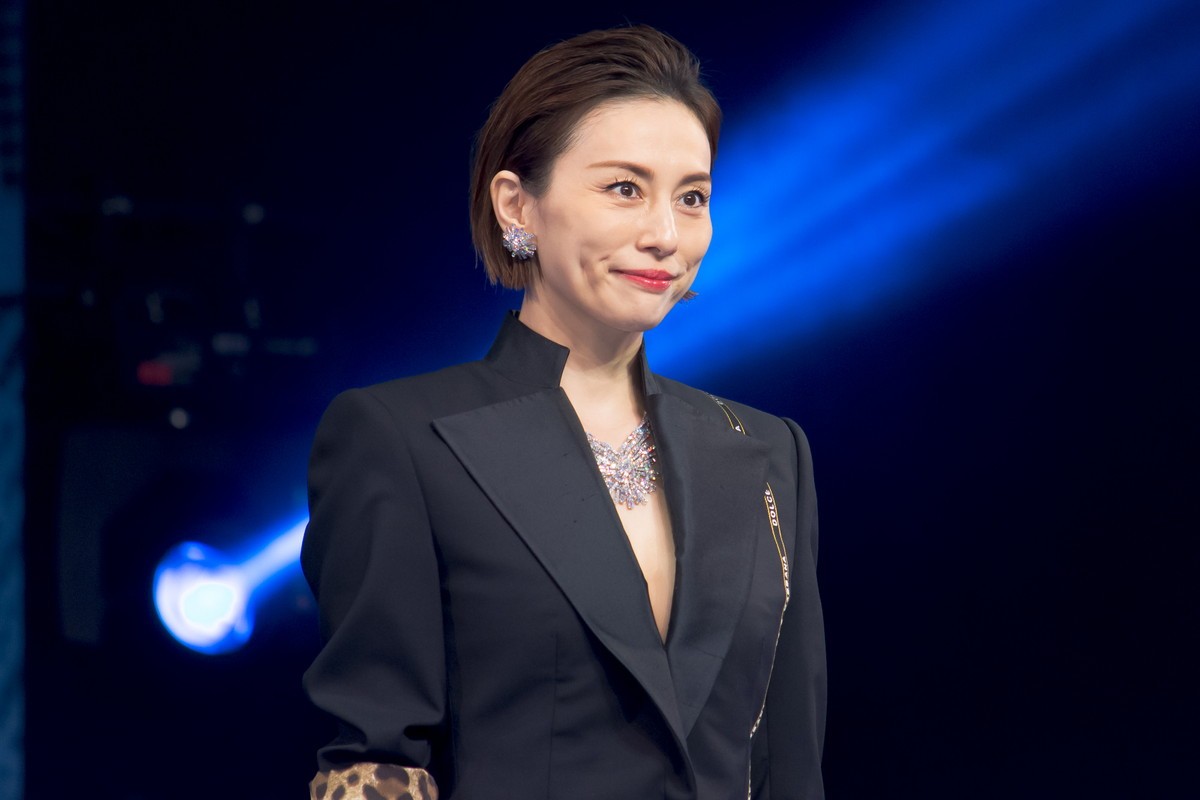 米倉涼子、綾野剛は「とにかくストイック」　『新聞記者』“ベスト3に入る”キツい役作り明かす
