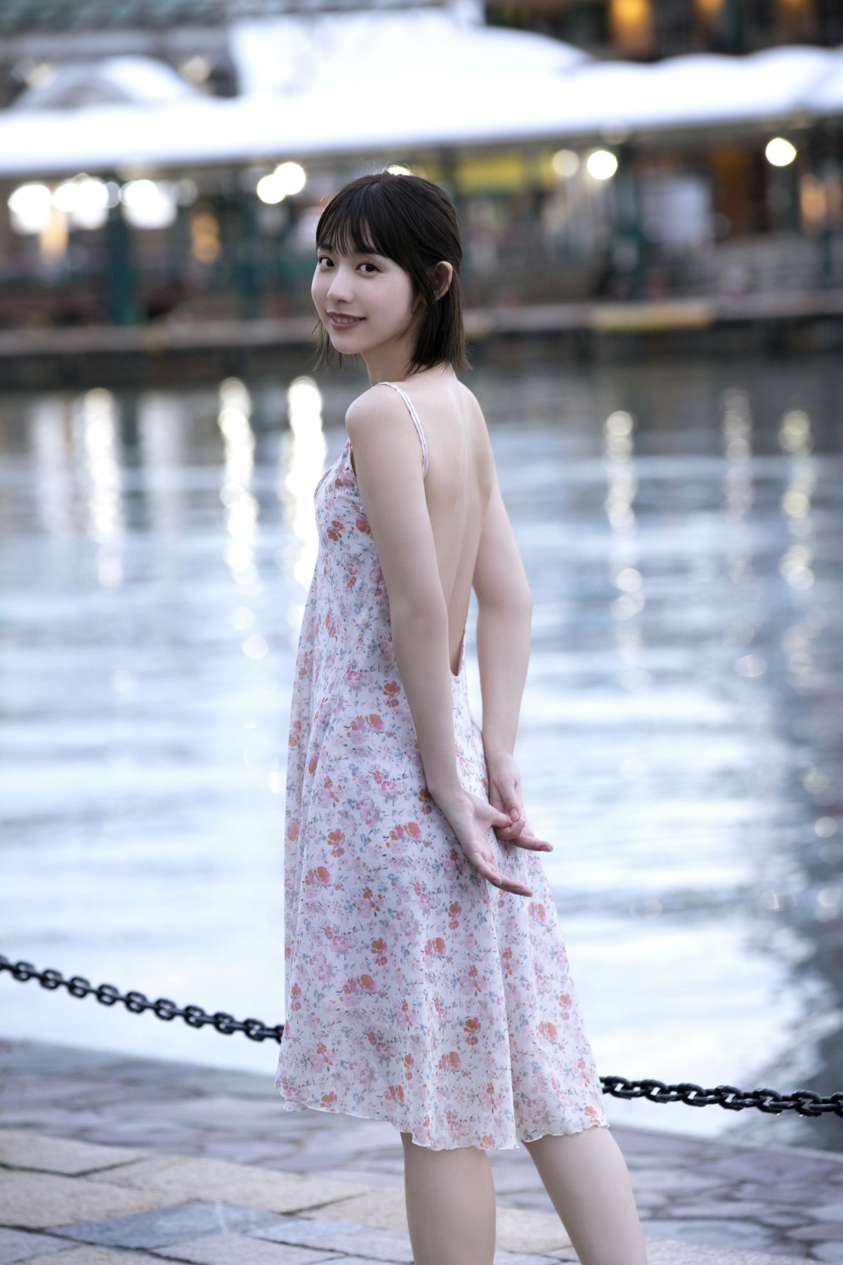 ＃ババババンビ・水湊みお、背中を大胆あらわのSEXYワンピほか　「週プレ」アザーカット