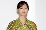 西野七瀬、『あなたの番です 劇場版』初日舞台あいさつに登場