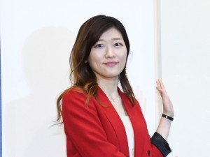 深堀隆介展「金魚鉢、地球鉢。」オープニングイベントに登場したヒコロヒー