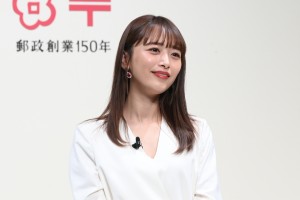 「2022年用年賀状 受付開始セレモニー」に登場した近藤千尋