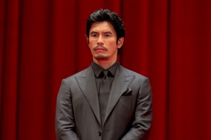 映画『燃えよ剣』完成報告イベントに登場した伊藤英明