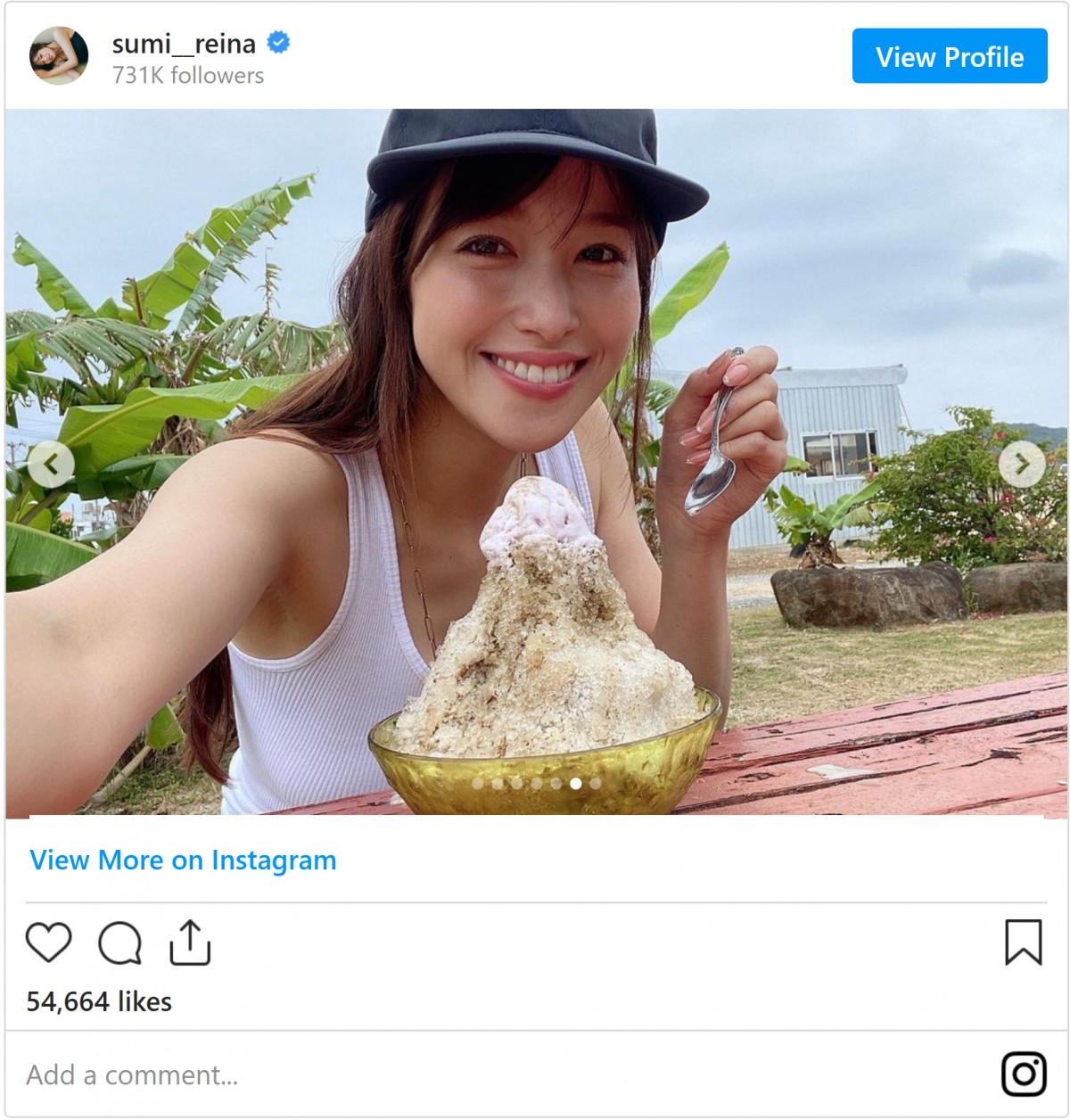 鷲見玲奈、四つんばい＆体育座りポーズほかオフショットに反響　「可愛さとポーズと抜群のスタイルが最高」