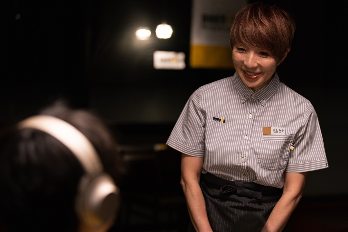 氷川きよし、CoCo壱番屋のユニフォーム姿　ドラマ『お耳に合いましたら。』最終話に出演