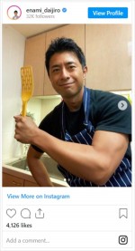 新米パパ・榎並大二郎アナ、料理に奮闘　※「榎並大二郎」インスタグラム